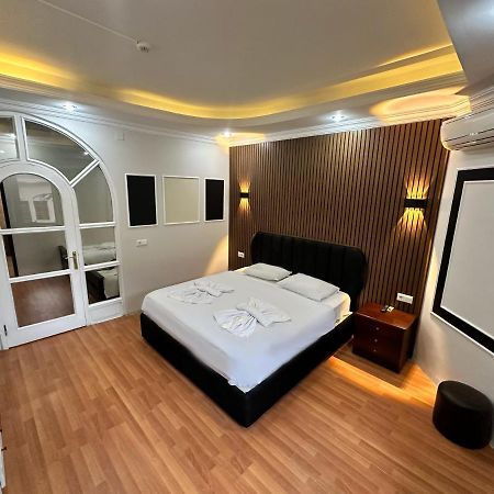My Metropol Hotel Batumi Esterno foto