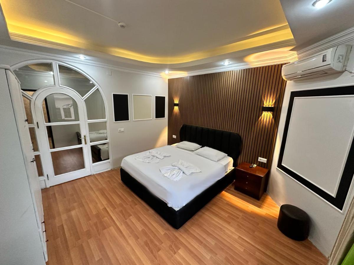 My Metropol Hotel Batumi Esterno foto