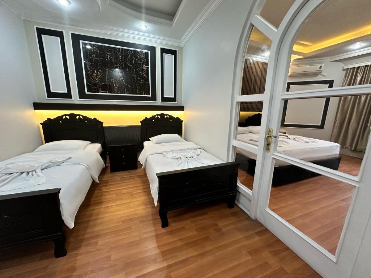 My Metropol Hotel Batumi Esterno foto