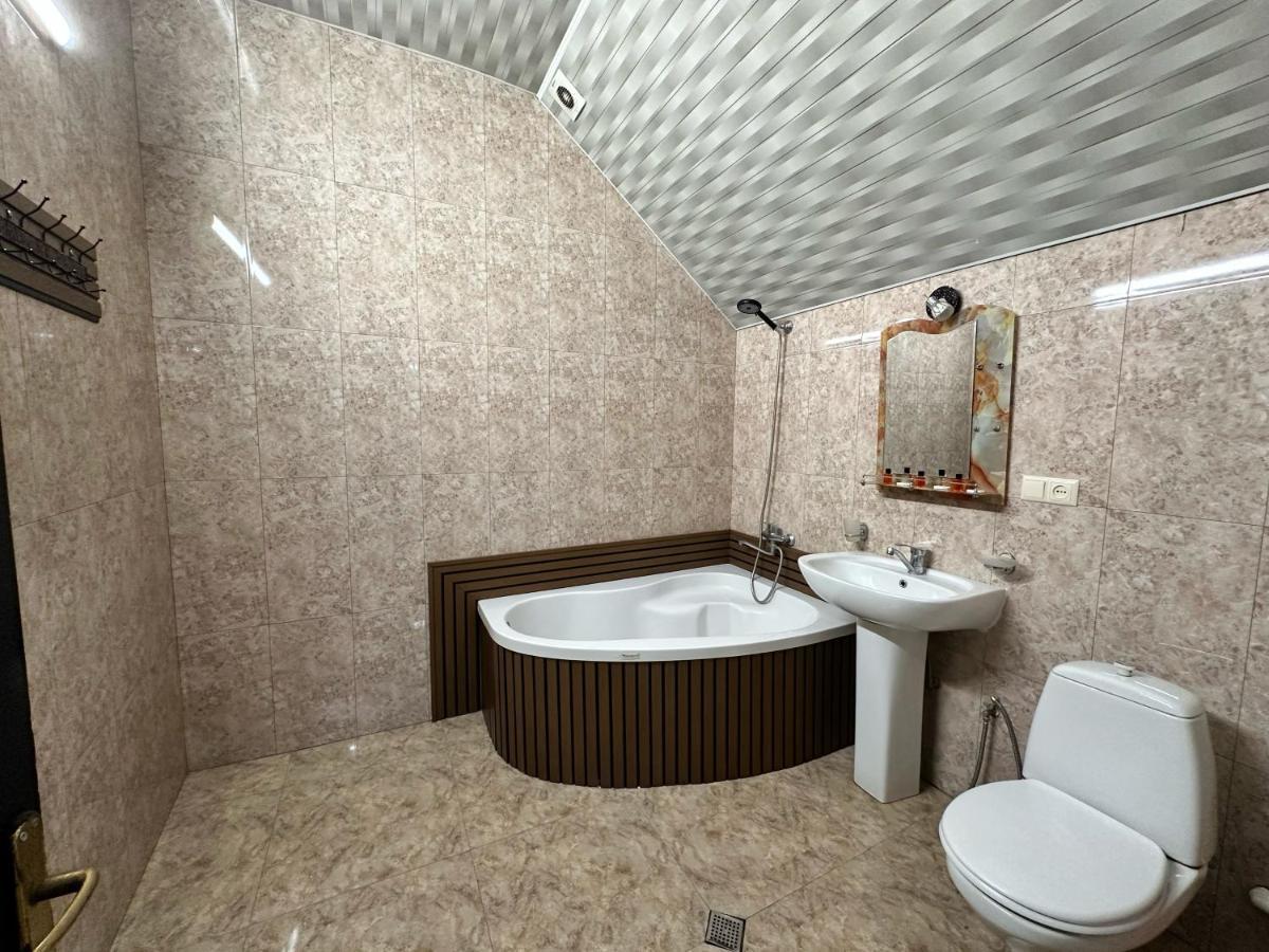 My Metropol Hotel Batumi Esterno foto
