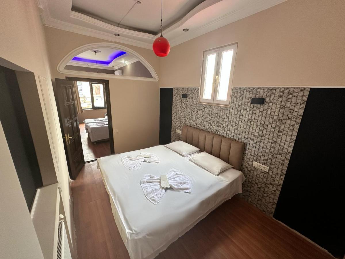 My Metropol Hotel Batumi Esterno foto