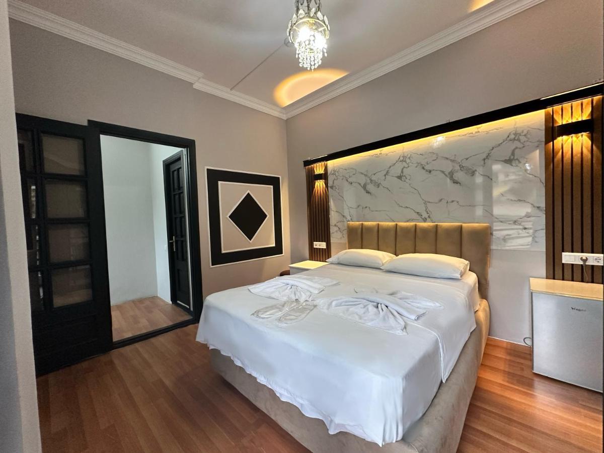 My Metropol Hotel Batumi Esterno foto