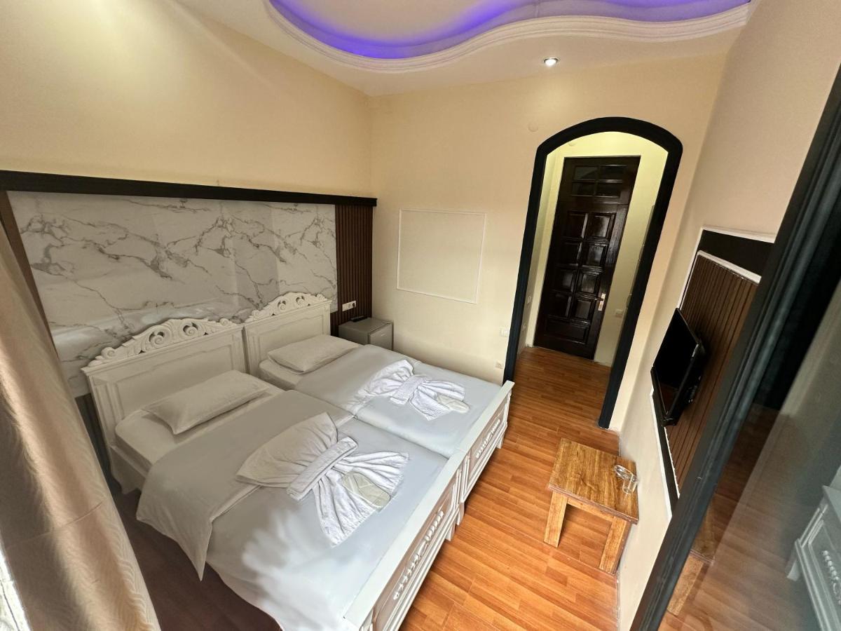 My Metropol Hotel Batumi Esterno foto