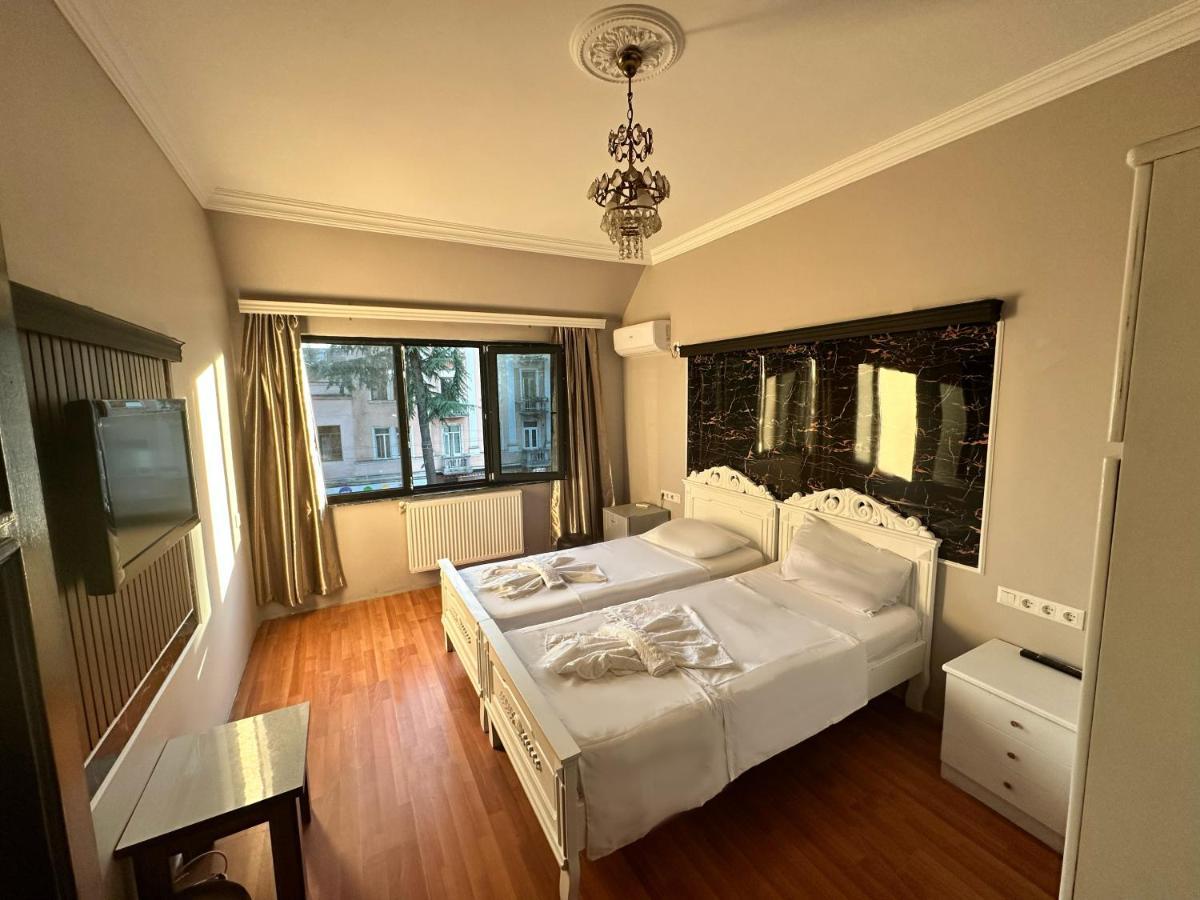 My Metropol Hotel Batumi Esterno foto